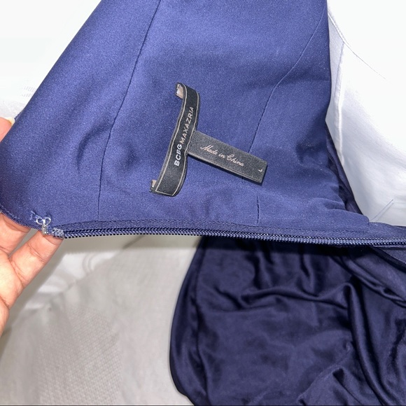 BCBG MaxAzria Navy Jersey V-Neck Long Sleeve Dress - Picture 6 of 9